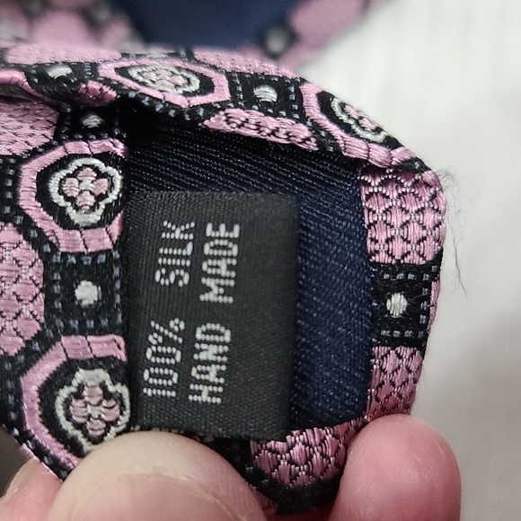 Mens Tie Bundle 2 100%Silk John Ashford(Navy GUC READ/Bruno Piattelli EUC 58-60" - Picture 8 of 9